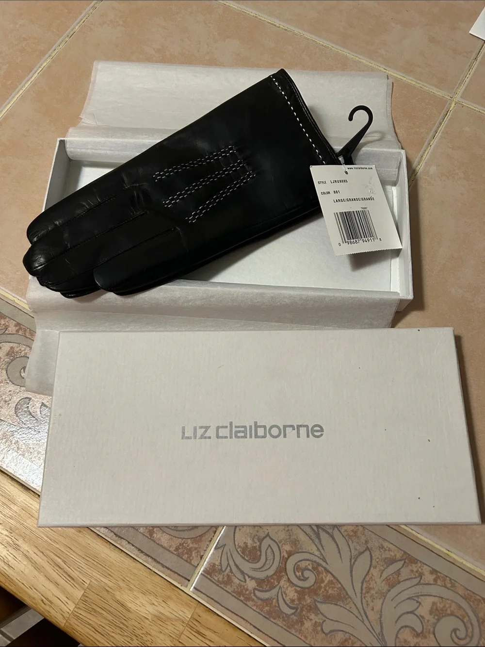 Liz Claiborne leather dark Brown Driving Gloves with Contrast Stitching